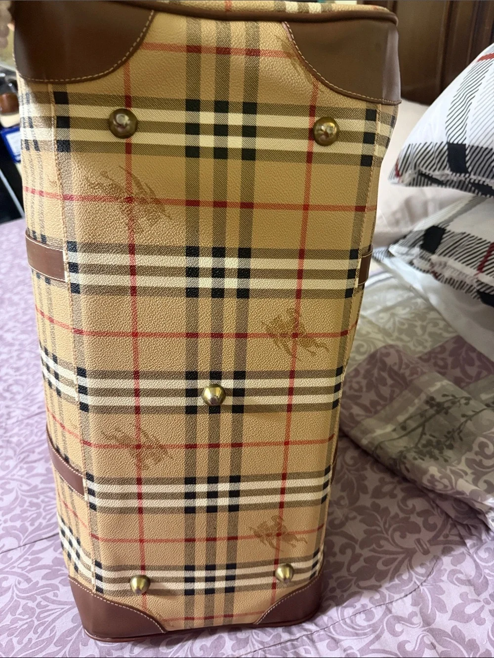 Vintage Burberry leather Travel Bag ( Final Sale).